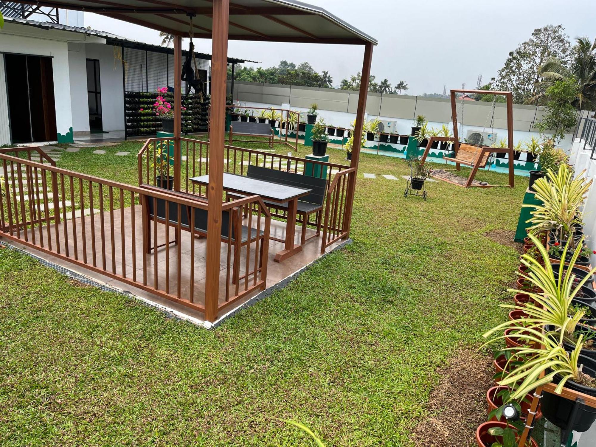 Universal Residency Perumpāvūr エクステリア 写真