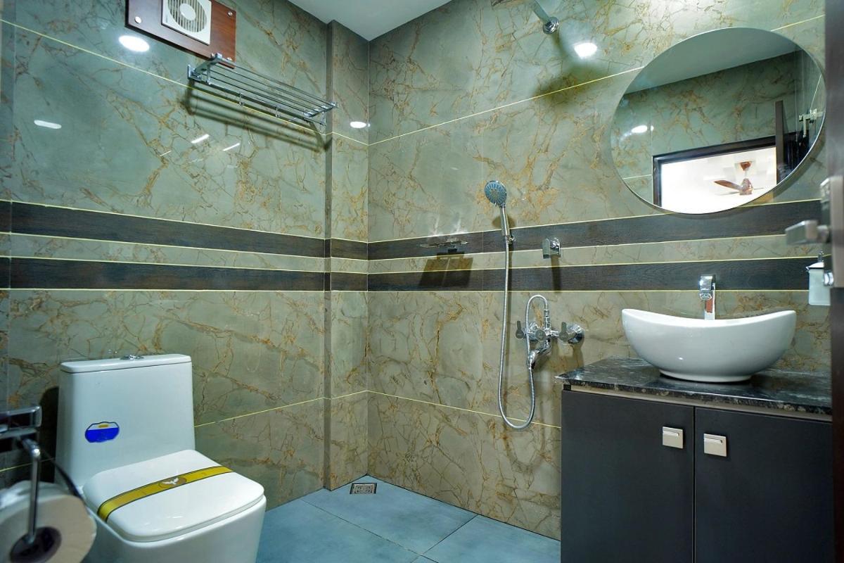 Universal Residency Perumpāvūr エクステリア 写真