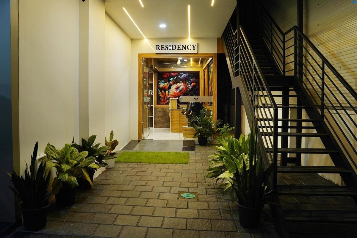 Universal Residency Perumpāvūr エクステリア 写真